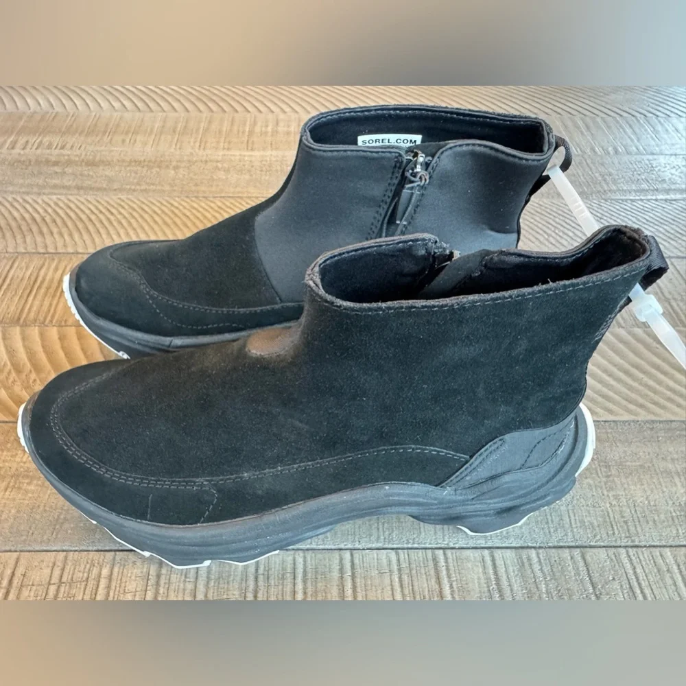 Sorel Kinetic Breakthru Acadia Waterproof Women's Shoe 9.5 (NWT)